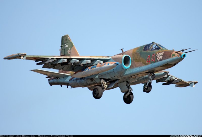 Самолёт Су-25т