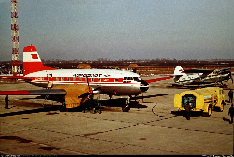 Самолет ил-14 СССР