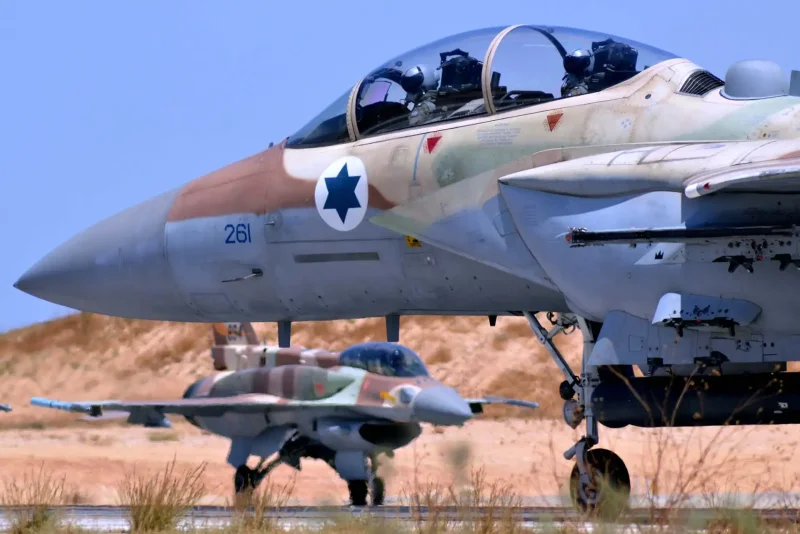 Истребитель ВВС Израиля f-16