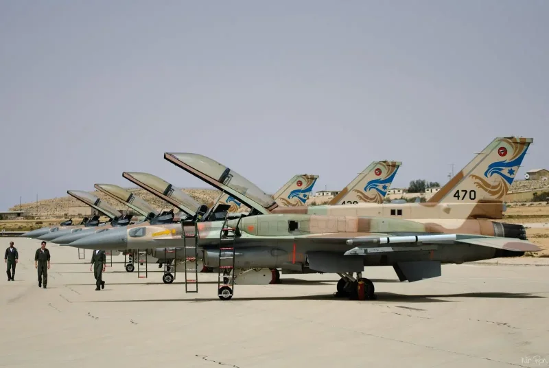 Истребитель ВВС Израиля f-16