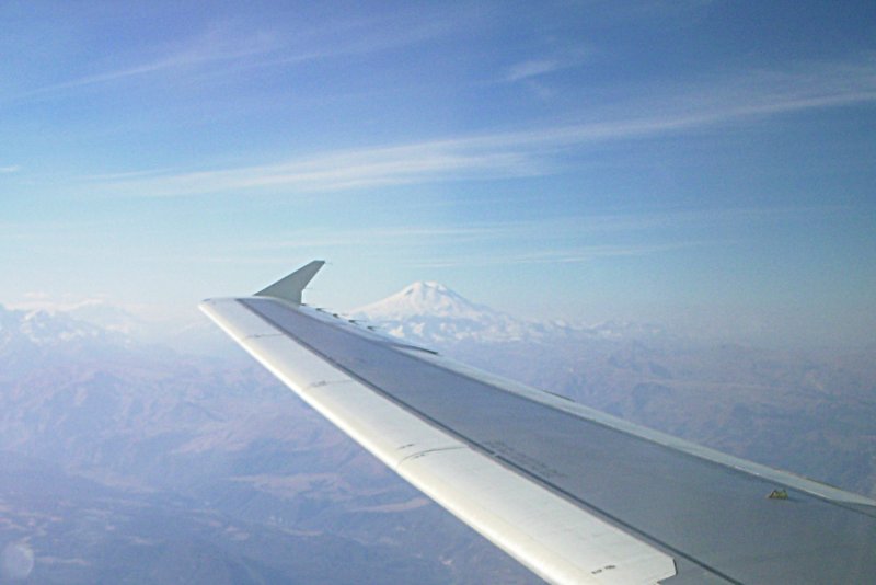 Самолет над Эльбрусом