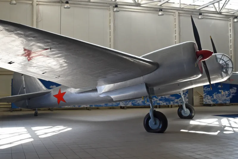 Сб-2 бомбардировщик