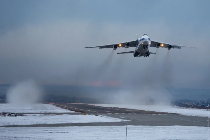 Самолет в дождь