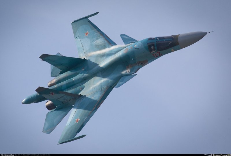 Самолет Су-32фн