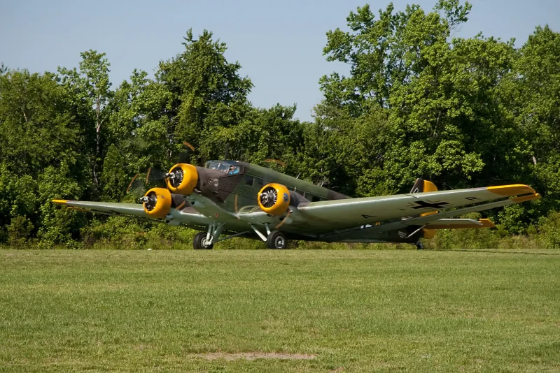 Junkers ju 52 бомбардировщик