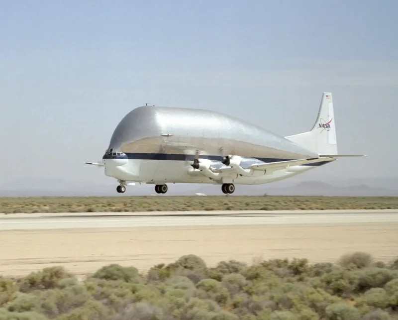 Aero Spacelines super Guppy транспортный самолёт