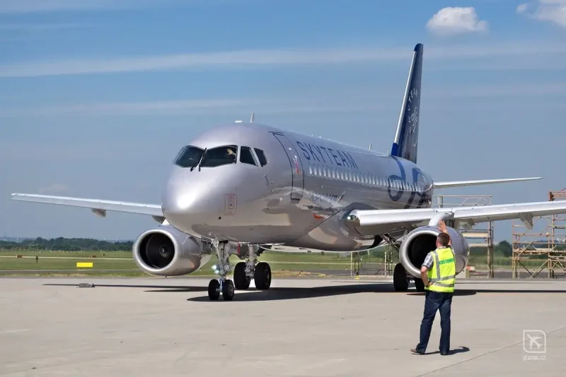 Sukhoi Superjet 100