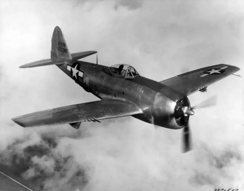 Самолет p-47n Thunderbolt
