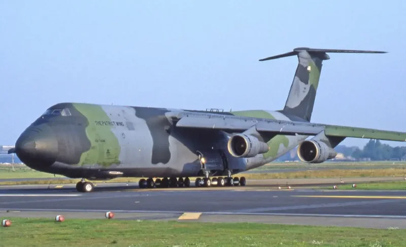 Самолет Boeing c-17а Globemaster III