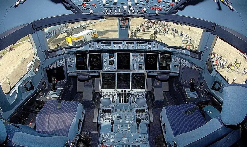 Кабина самолёта Аэробус а380