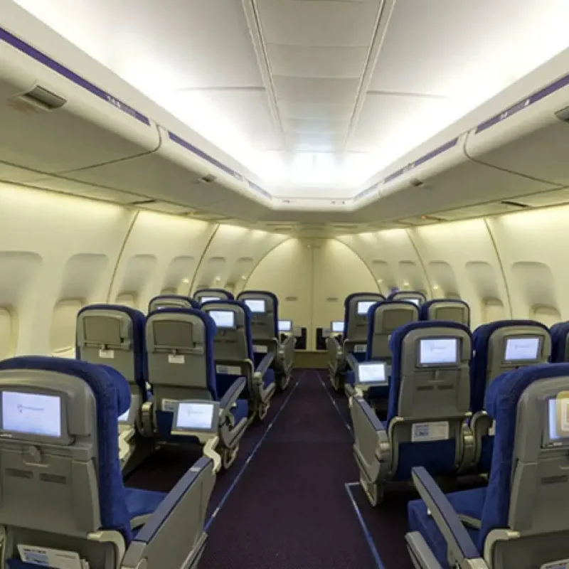 Boeing 777-200 бизнес класс Redwings