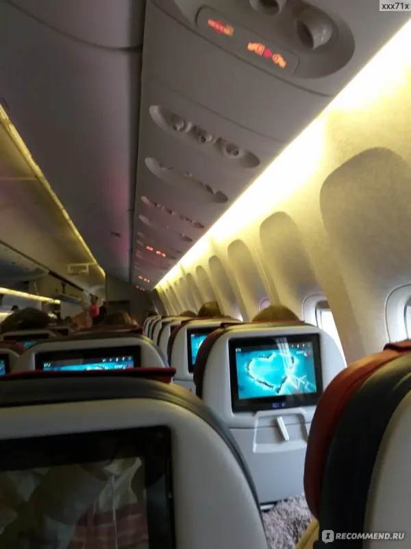 Самолеты Боинг 737-900 салон