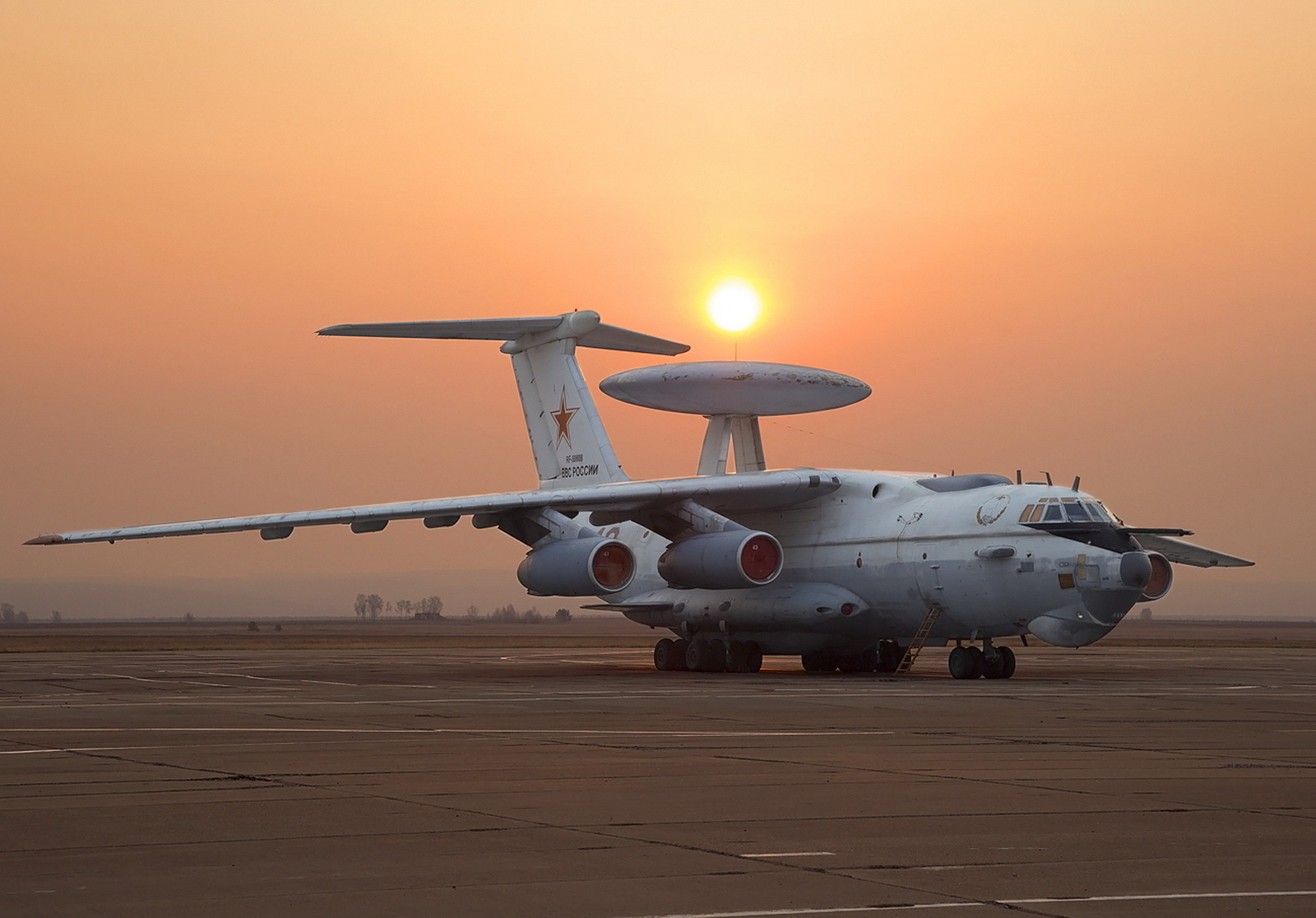 Дрло а 50. Самолет ДРЛО А-50. А-50 самолет дальнего радиолокационного обнаружения. Ил 76 а 50. Самолет ДРЛОИУ А-50у.