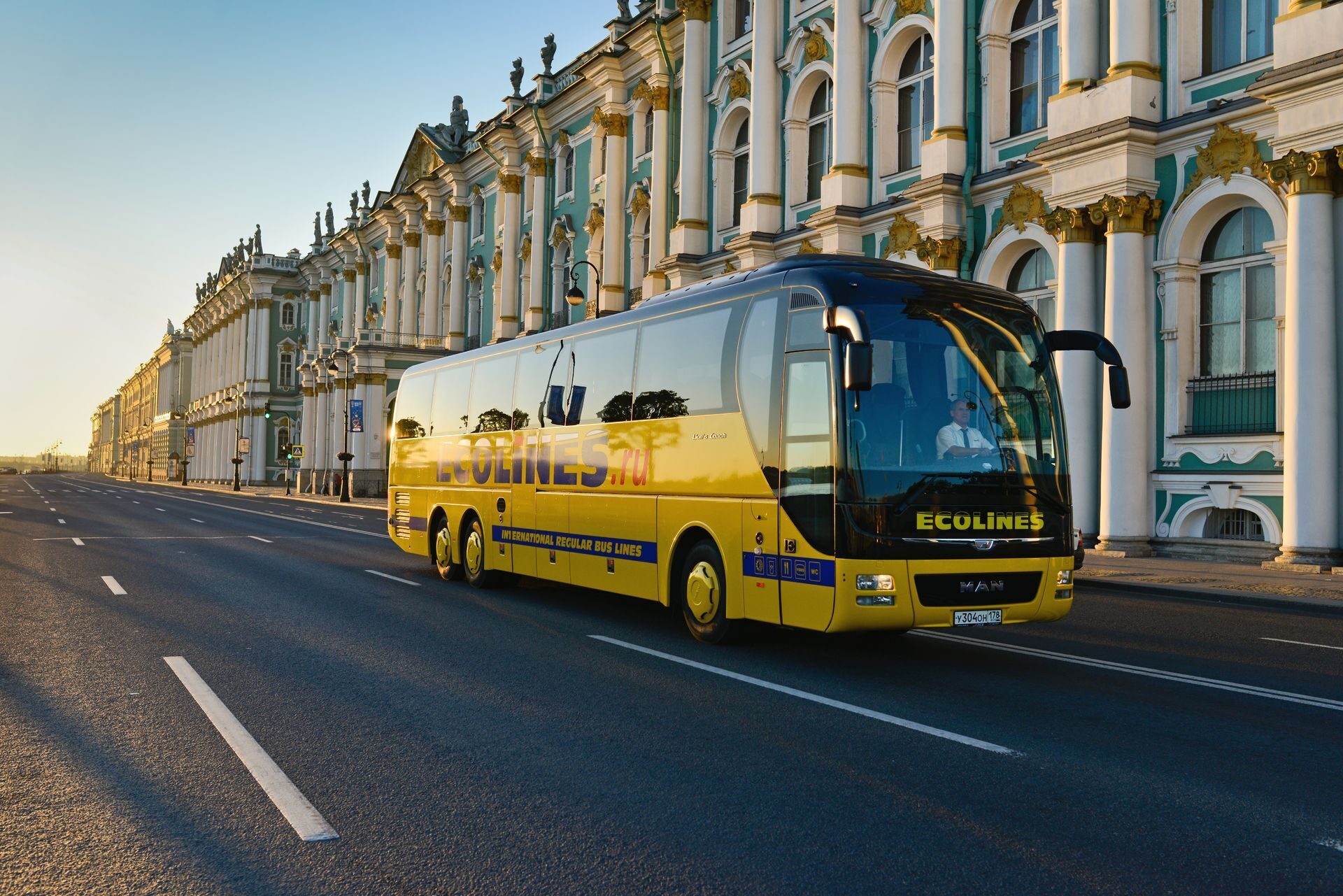 Автобусы казань петербург. Автобус Эколайн Санкт-Петербург. Перевозчик:Ecolines. Эколайнс автобус. Эколайн автобусы Москва Санкт-Петербург.