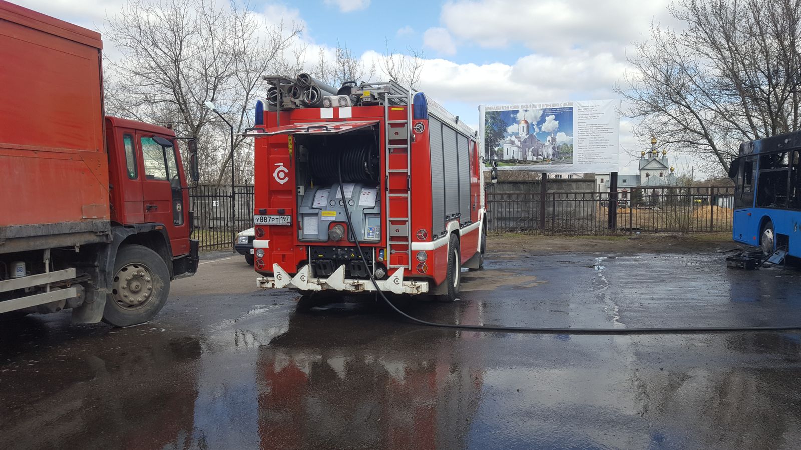 Москва клинцы. Пожар в Щекино автобус. Пожар в автобусном парке во Владивостоке. В Щекино сгорел автобус. Пожар маршрутки в Клинцах.