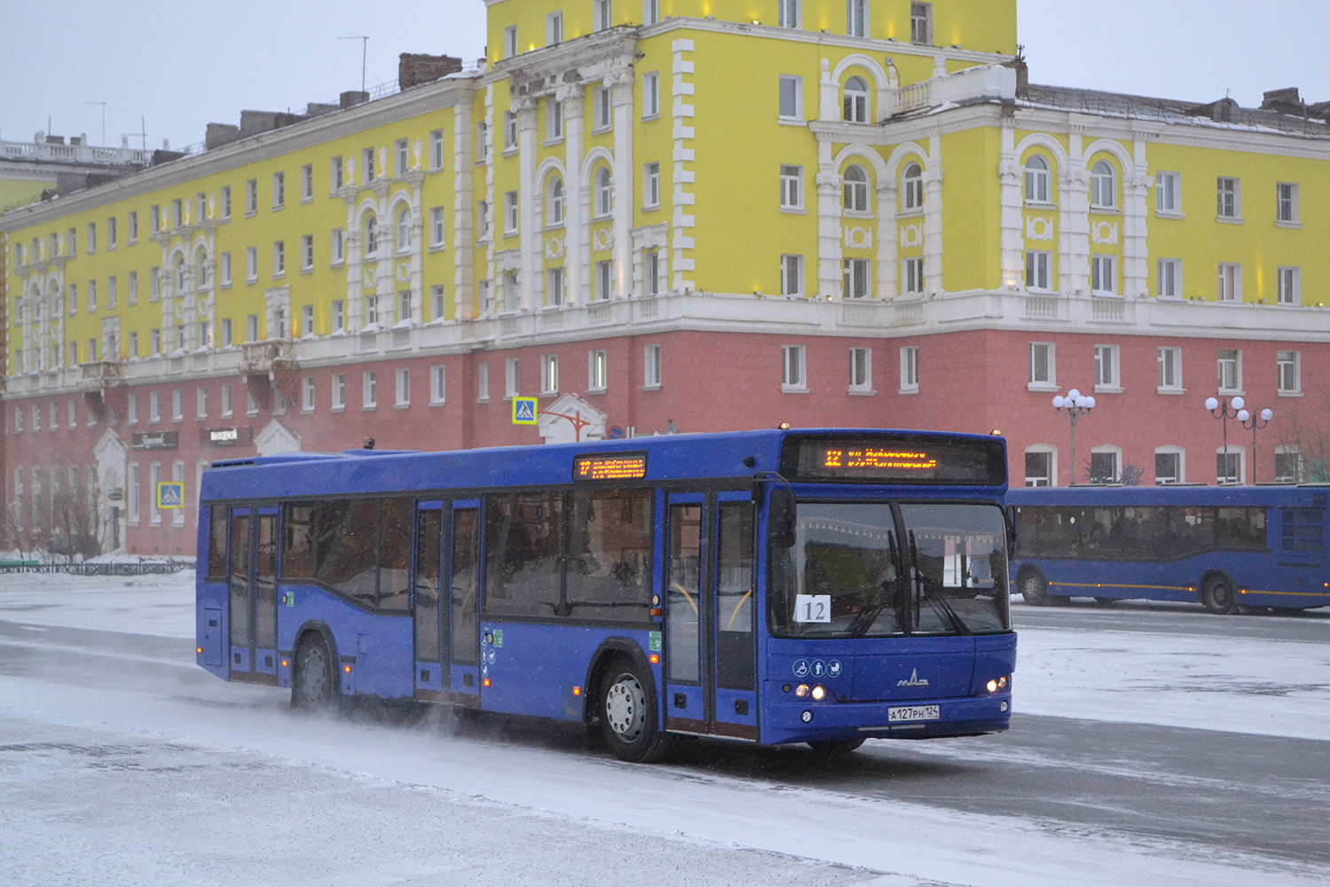 Красноярский автобус. Автобус МАЗ 103. МАЗ 103 Красноярск. Общественный транспорт Красноярск. Автобус МАЗ 103 476 Красноярск.