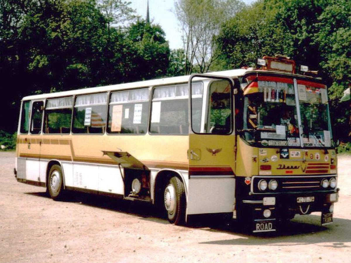 автобус икарус турист