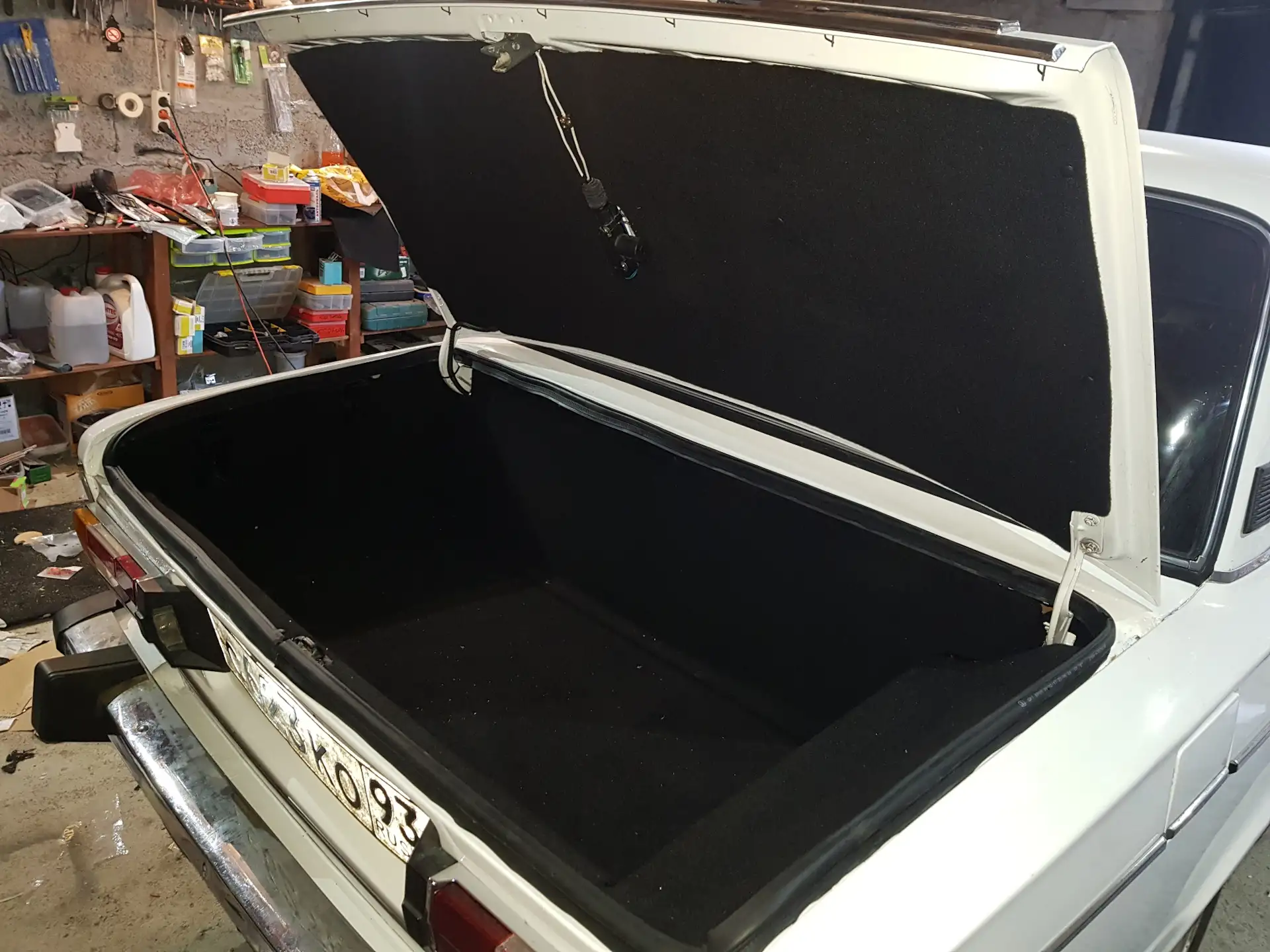 Стеклопластиковая крышка багажника на ВАЗ 2106 купить недорого с доставкой