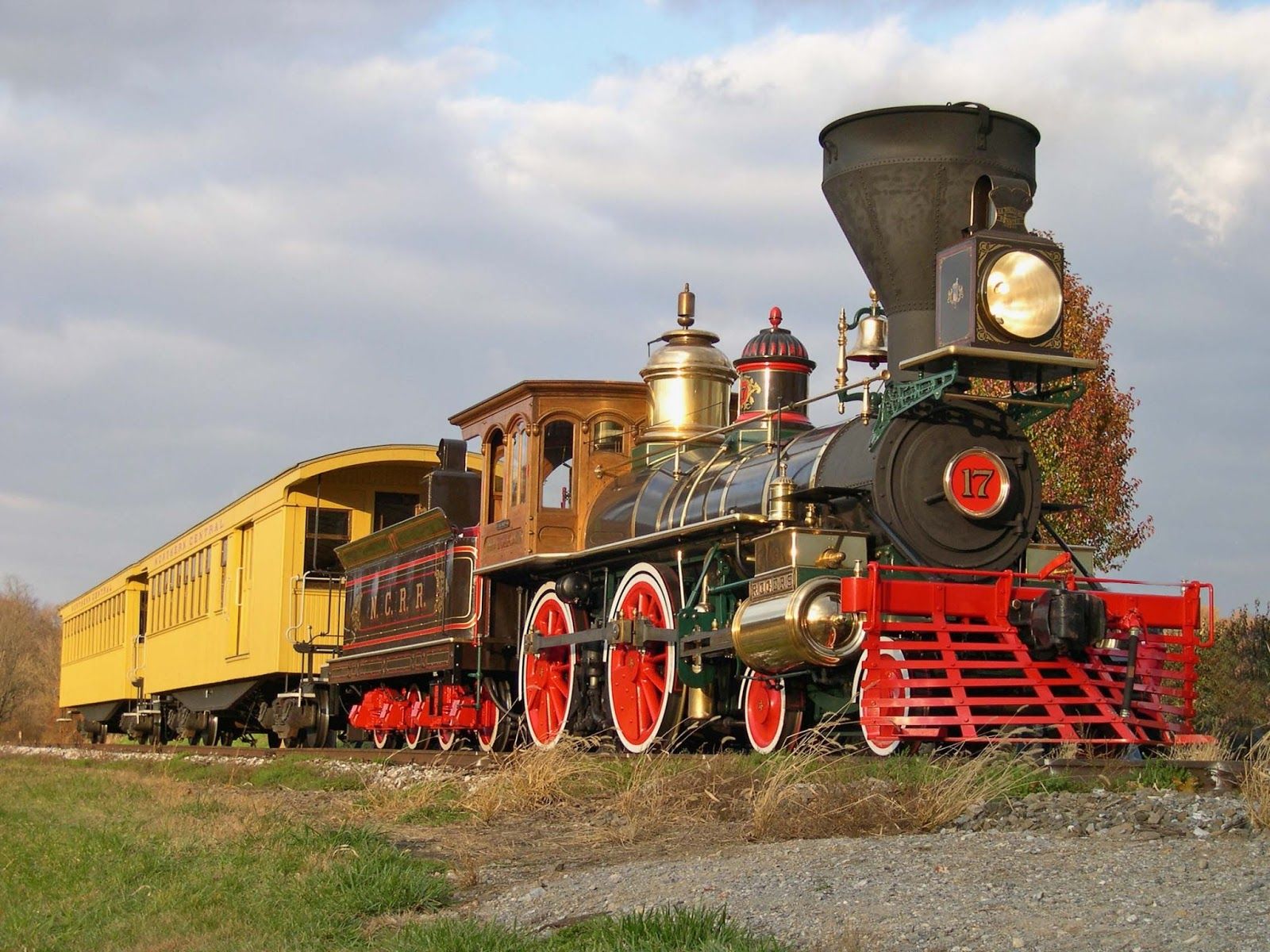 Жд паровозы. Паровый Локомотив “Steam Wagon”. Старинный паровоз. Старинный поезд. Старый поезд.