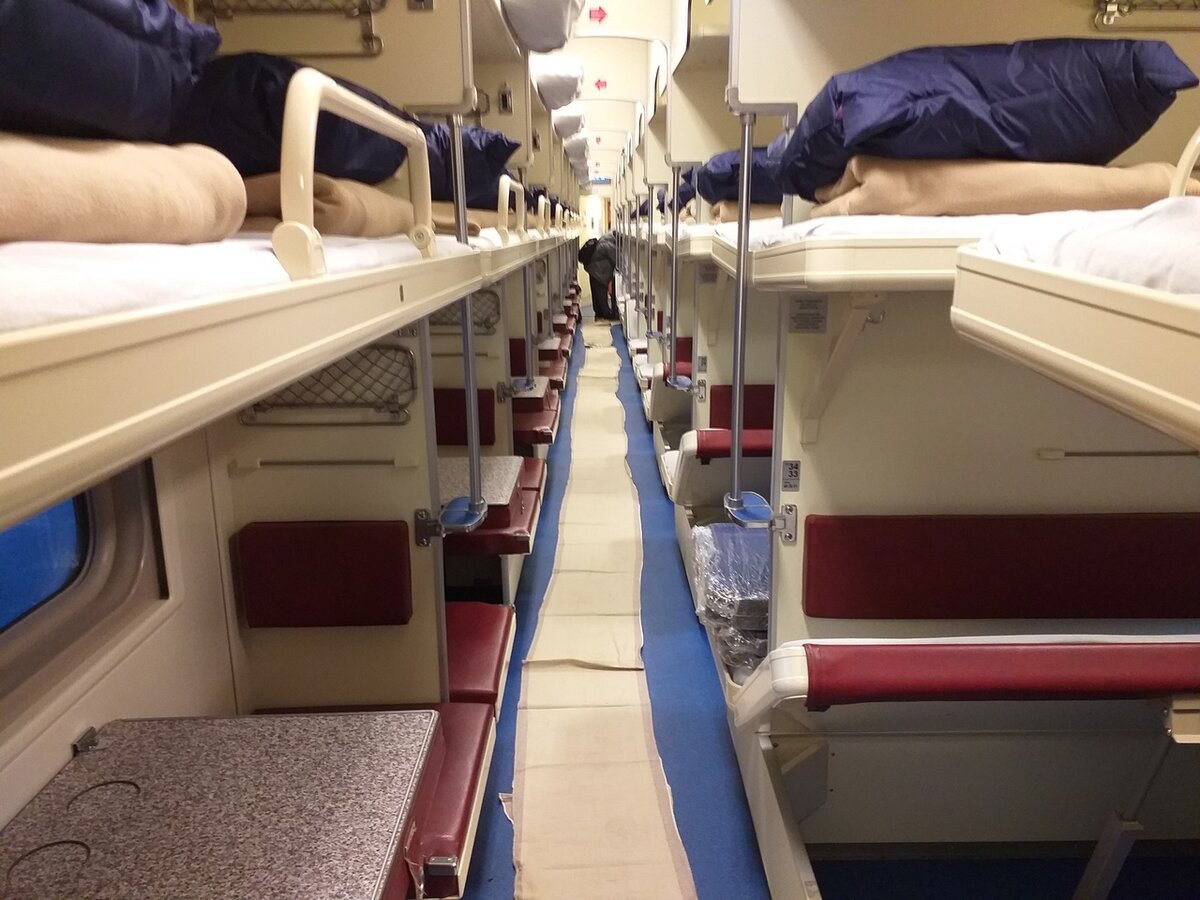 фото вагонов поезда таврия