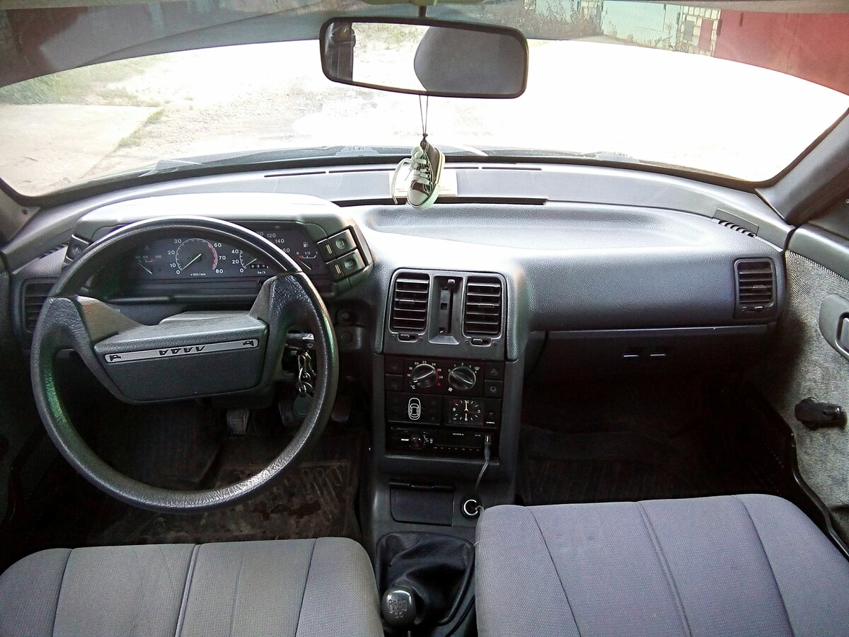 Купить б/у LADA (ВАЗ) 2110 1995-2014 1.5 MT (90 л.с.) бензин механика в Москве: