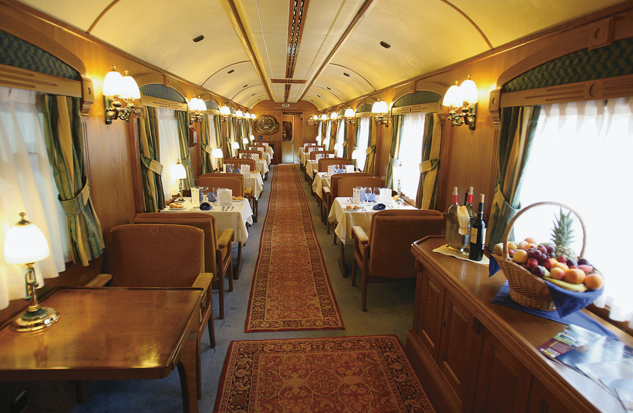 Вагон золотой орел транссибирский экспресс. Турпоезд золотой орел люкс. Поезд золотой орёл транссибирский. Вагон золотой орел. Вагон золотой орел.