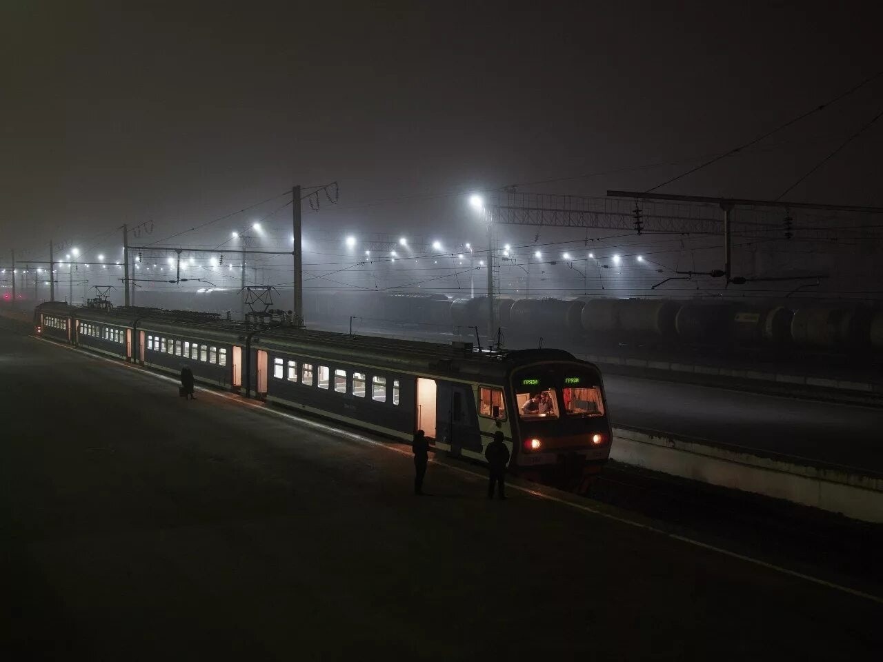 Фото в электричке вечером