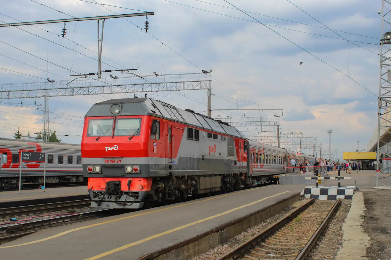 Пенза 1 ртищево. Тэп70бс 221. Поезд тэп70бс. Станция Пенза 1 тепловозы. Локомотив тэп70 Анапа.