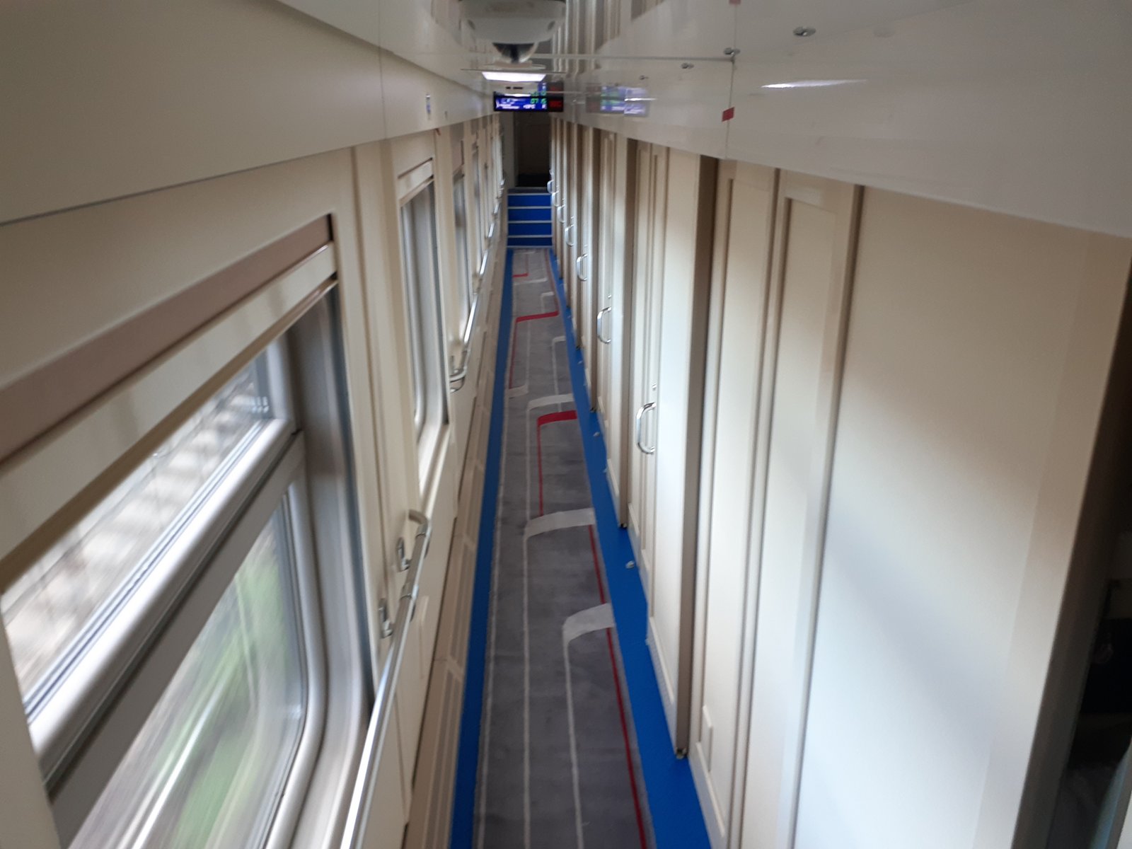 Как выглядит второй этаж двухэтажного поезда фото внутри вагона