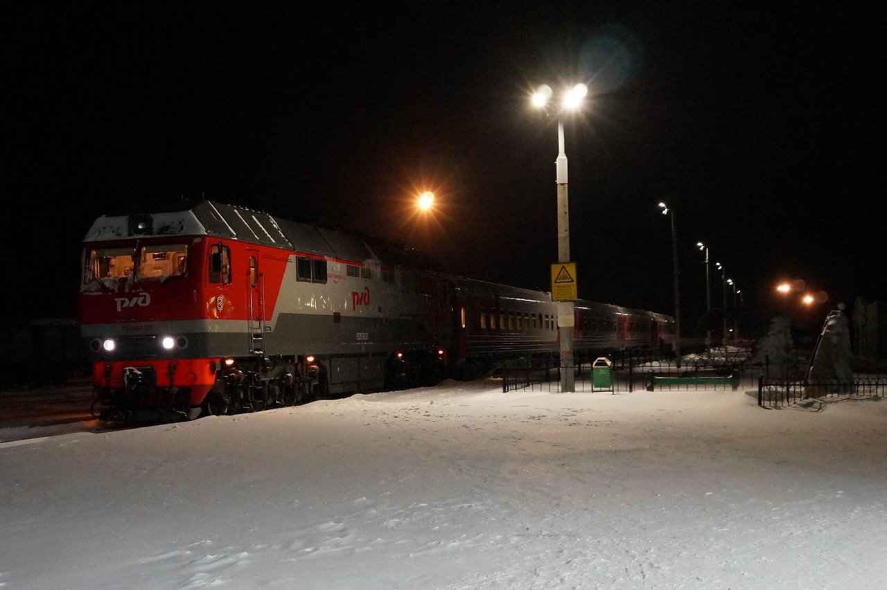 215 поезд барнаул. Степной экспресс Барнаул. Поезд Барнаул. Поезд Барнаул вечер. Поезд Степной экспресс.