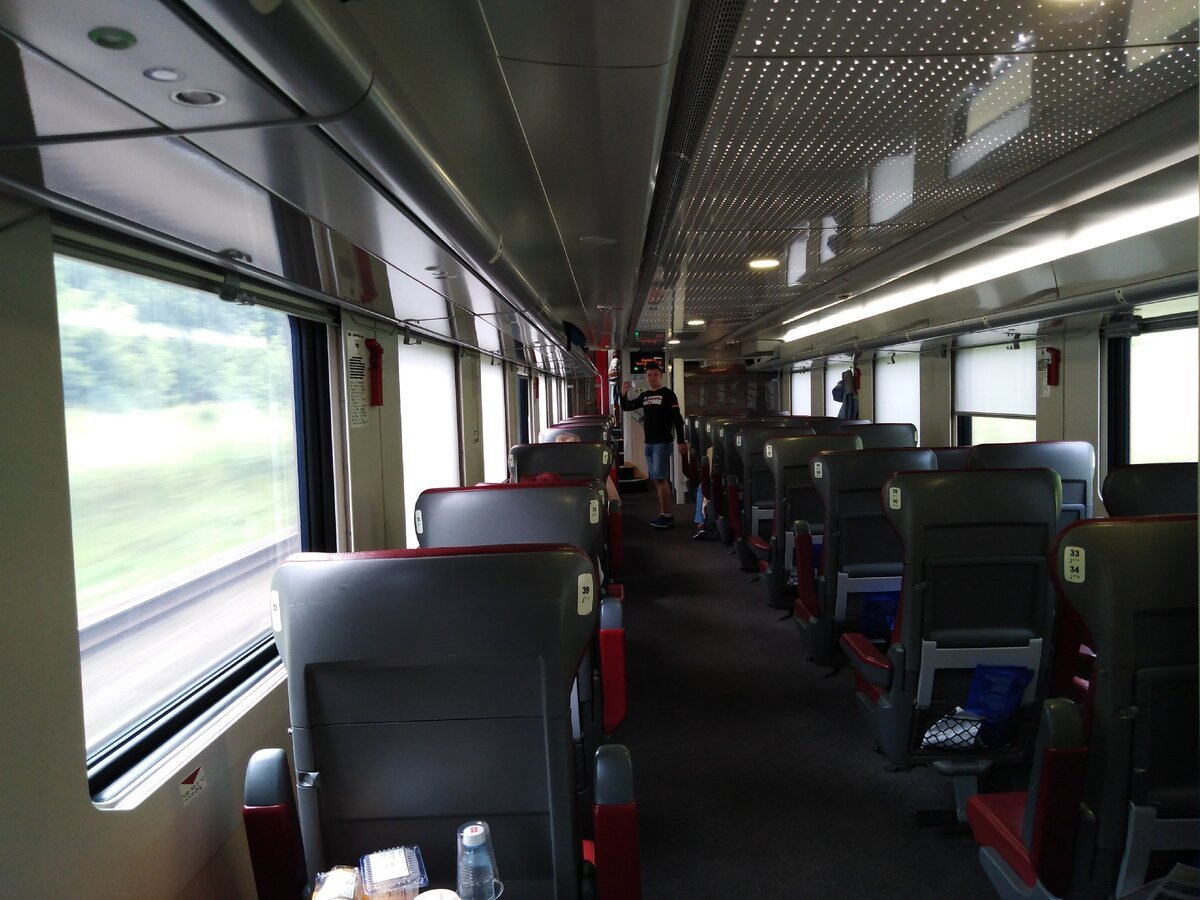 Поезд 740ж «двухэтажный (сидячий)»