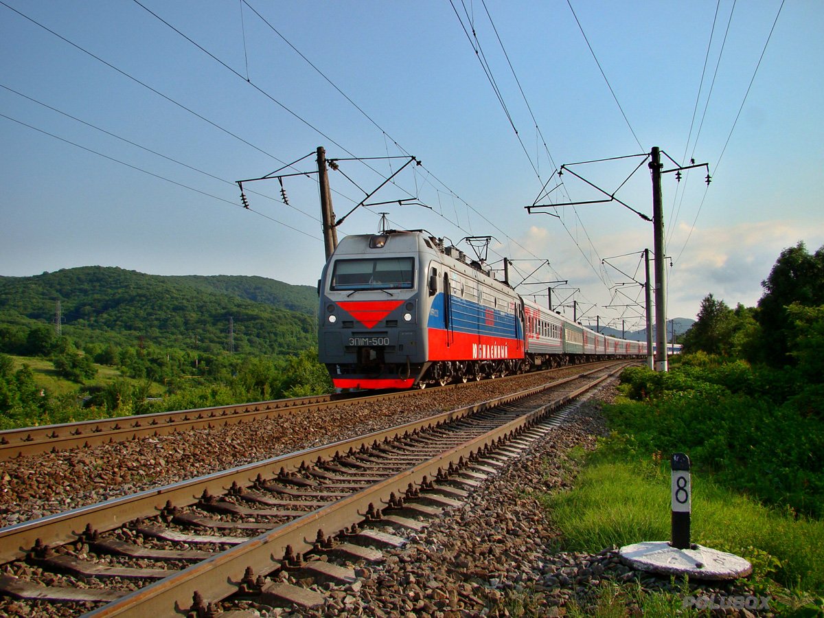 Поезд владикавказ. Эп1м 500. Эп1м 500 в Кисловодске. Эп1м 511. Эп1м 500 с поездом.