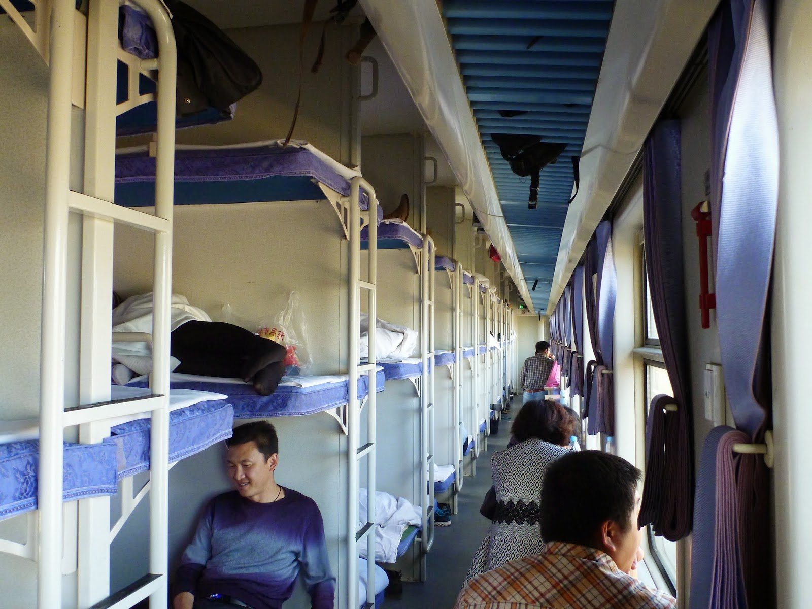 Поезд таврия плацкартный вагон фото