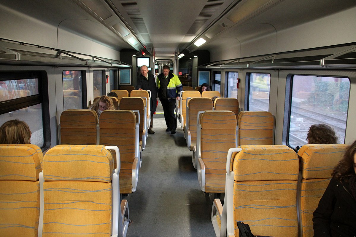 сидячий вагон в поезде москва санкт петербург