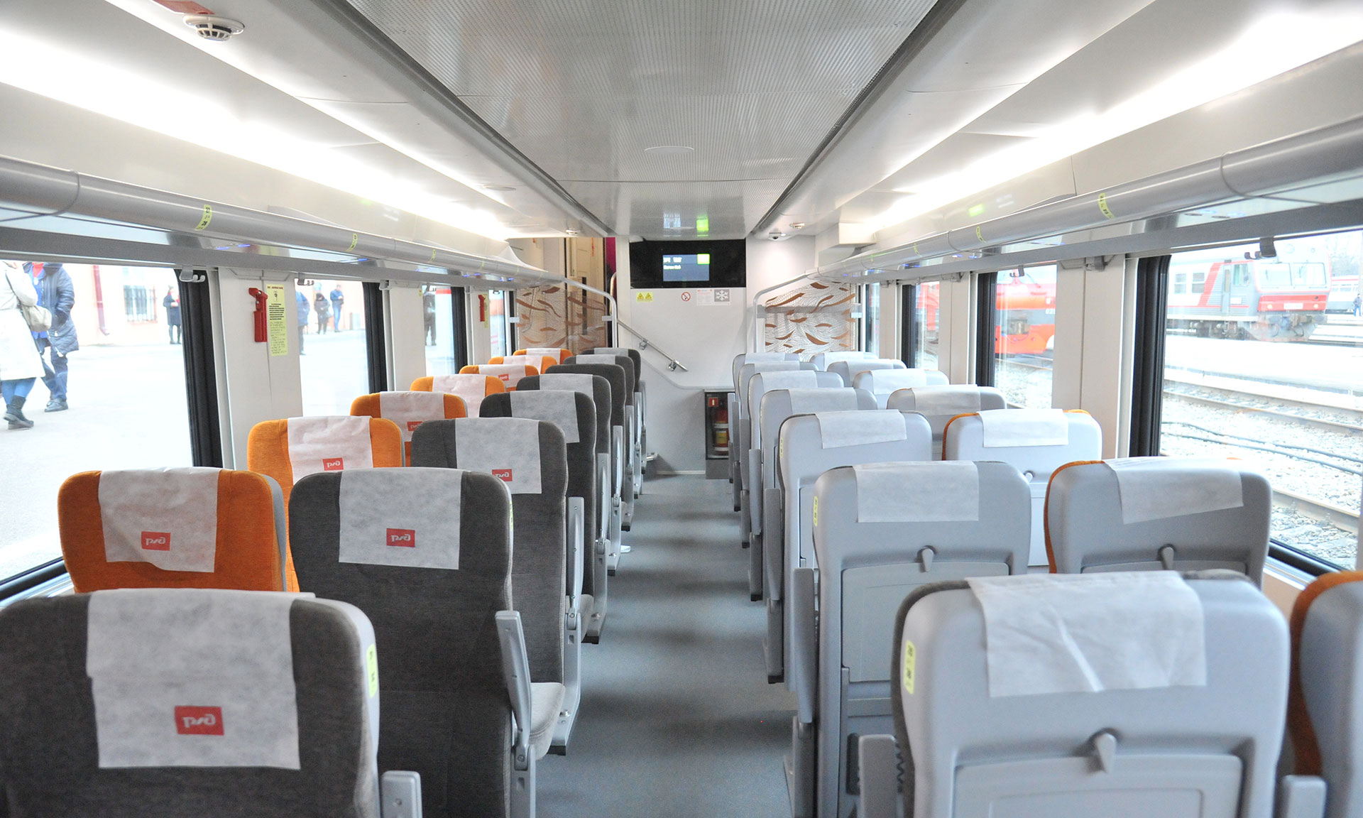 Поезд 740ж «двухэтажный (сидячий)»