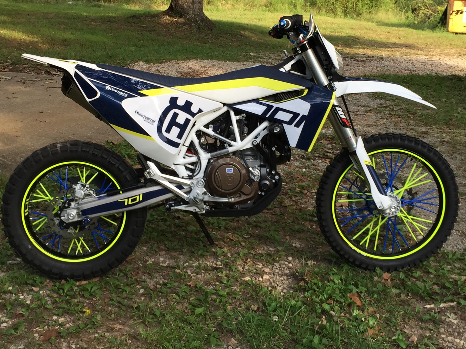 Husqvarna мотоциклы мотард