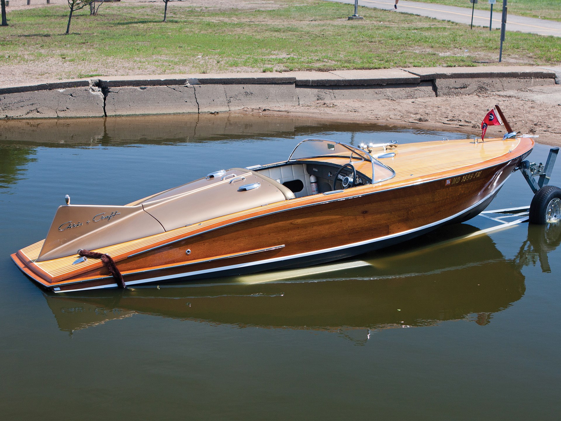 Моторная лодка. Катера Chris Craft Cobra. Катер Крис крафт ретро. Деревянные лодки Крис крафт. 1955 Chris Craft Cobra.