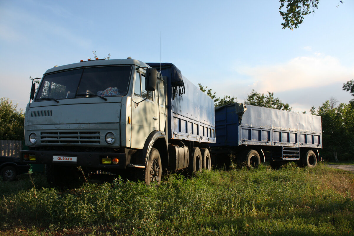 Авито старый камаз. КАМАЗ 5320 сельхозник. КАМАЗ 5320 С прицепом. КАМАЗ 5320, 1985 Г.. КАМАЗ 5320 серый.