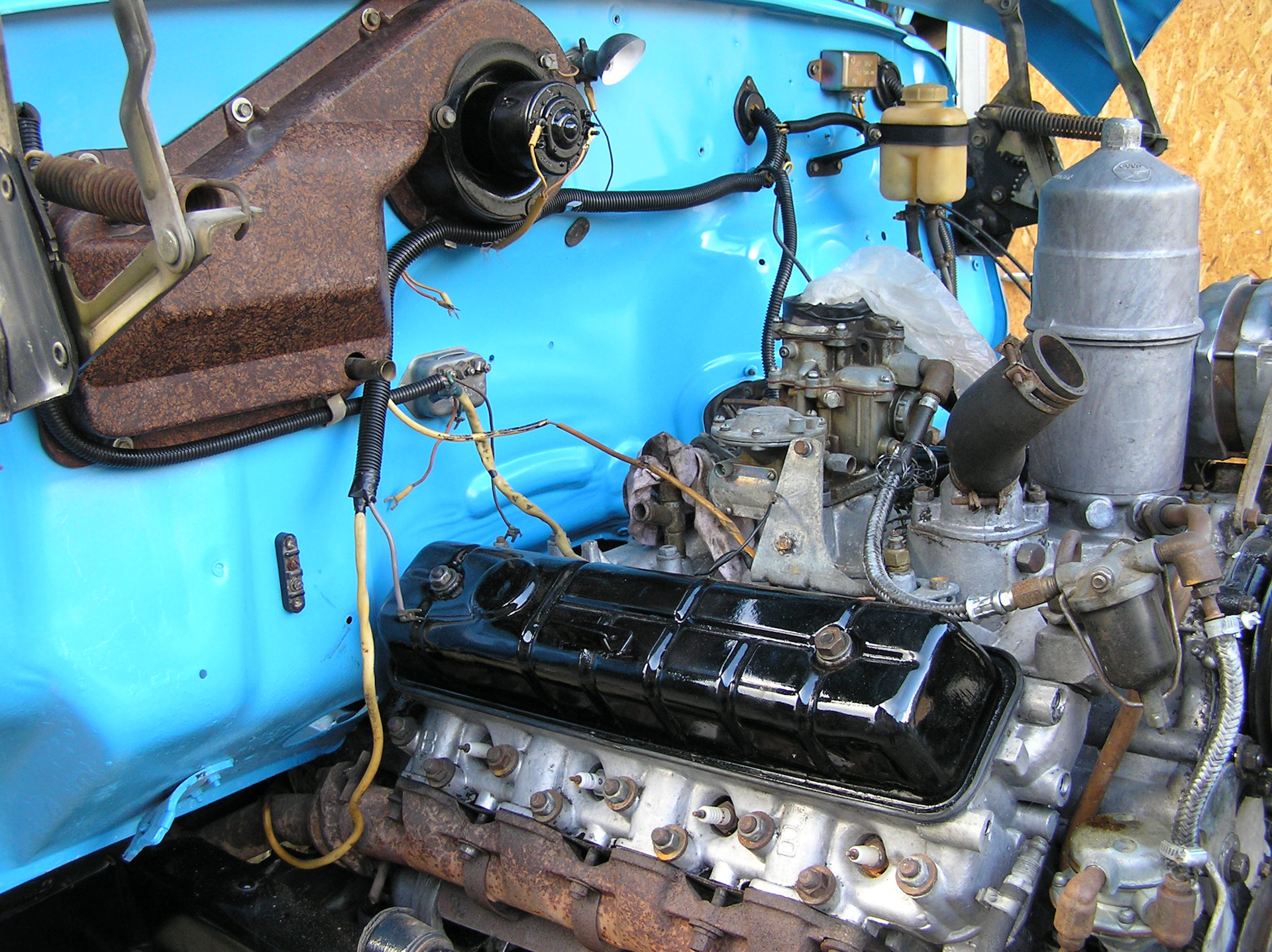 Звук двигателя газ. Двигатель от ГАЗ 53. ГАЗ 3307 под капотом. ДВС ГАЗ 3307. Мотор ГАЗ 52.