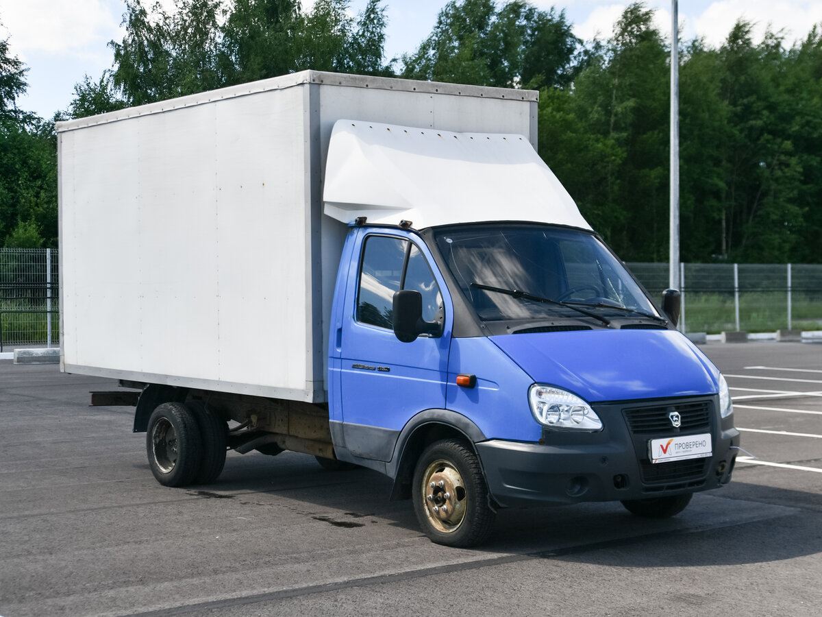 ГАЗ 3302-748 «Газель» (бортовой). Газель фургон синий. Газель 3302 синяя высокое качество в тёмном гараже. Синий фургон белый. Купить фургон в москве и московской области