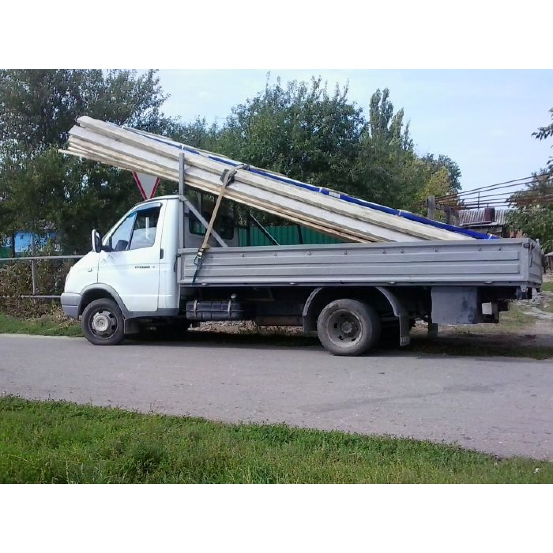 Автопарк грузовых авто до 1,5 тонн в СПБ 🚛 «Грузовичкоф»
