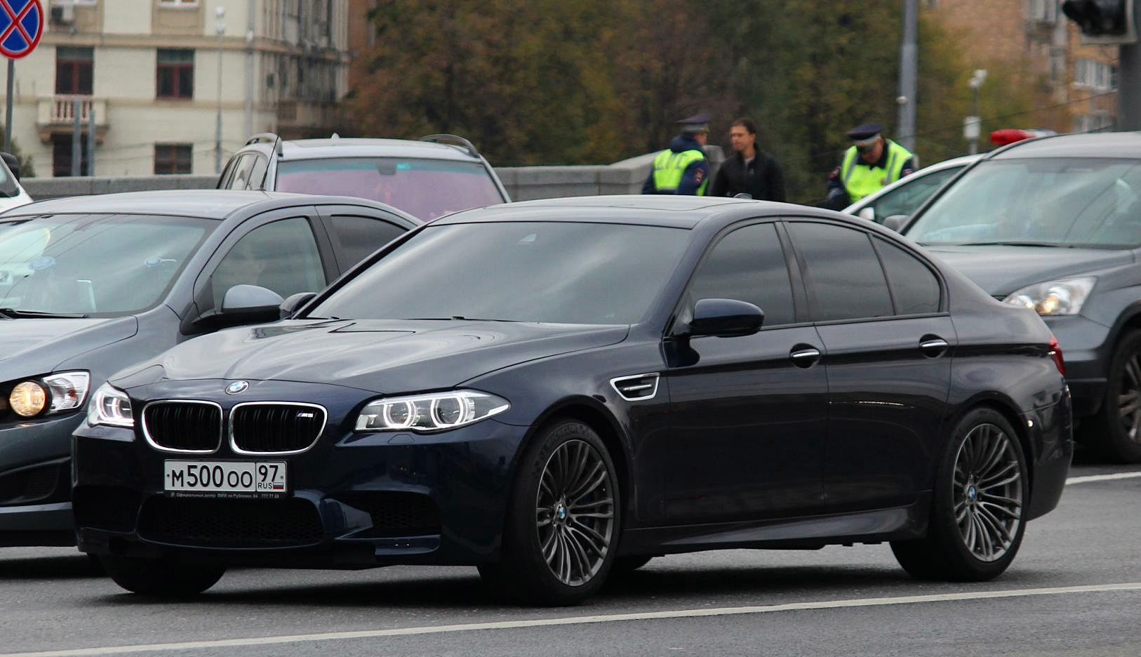 Фото бмв с номерами. BMW m5 номера. Номера на БМВ м5. Амр97 f10. Амр97 BMW 5.