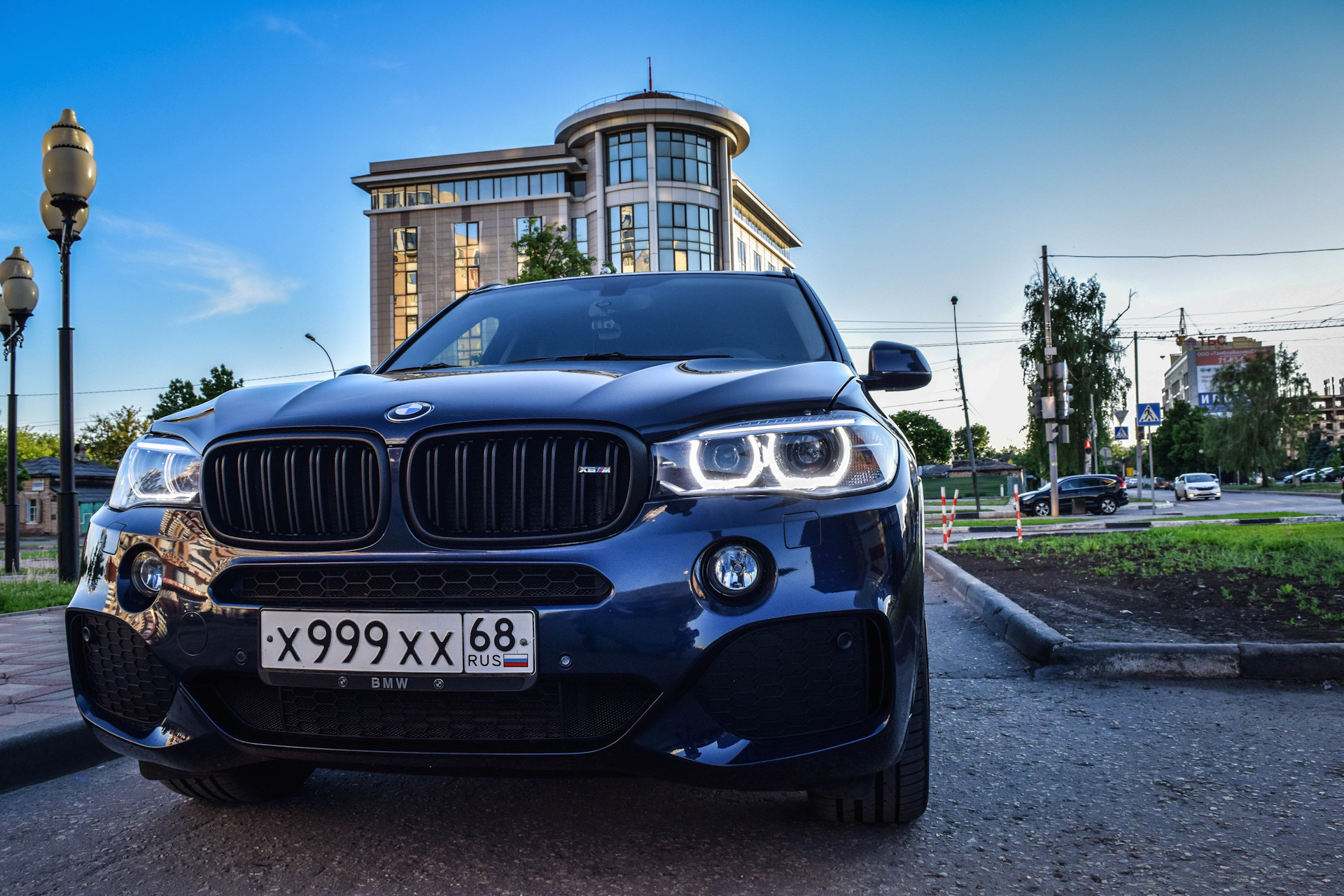 BMW m5 с армянскими номерами