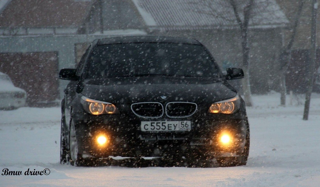 BMW m5 Snow