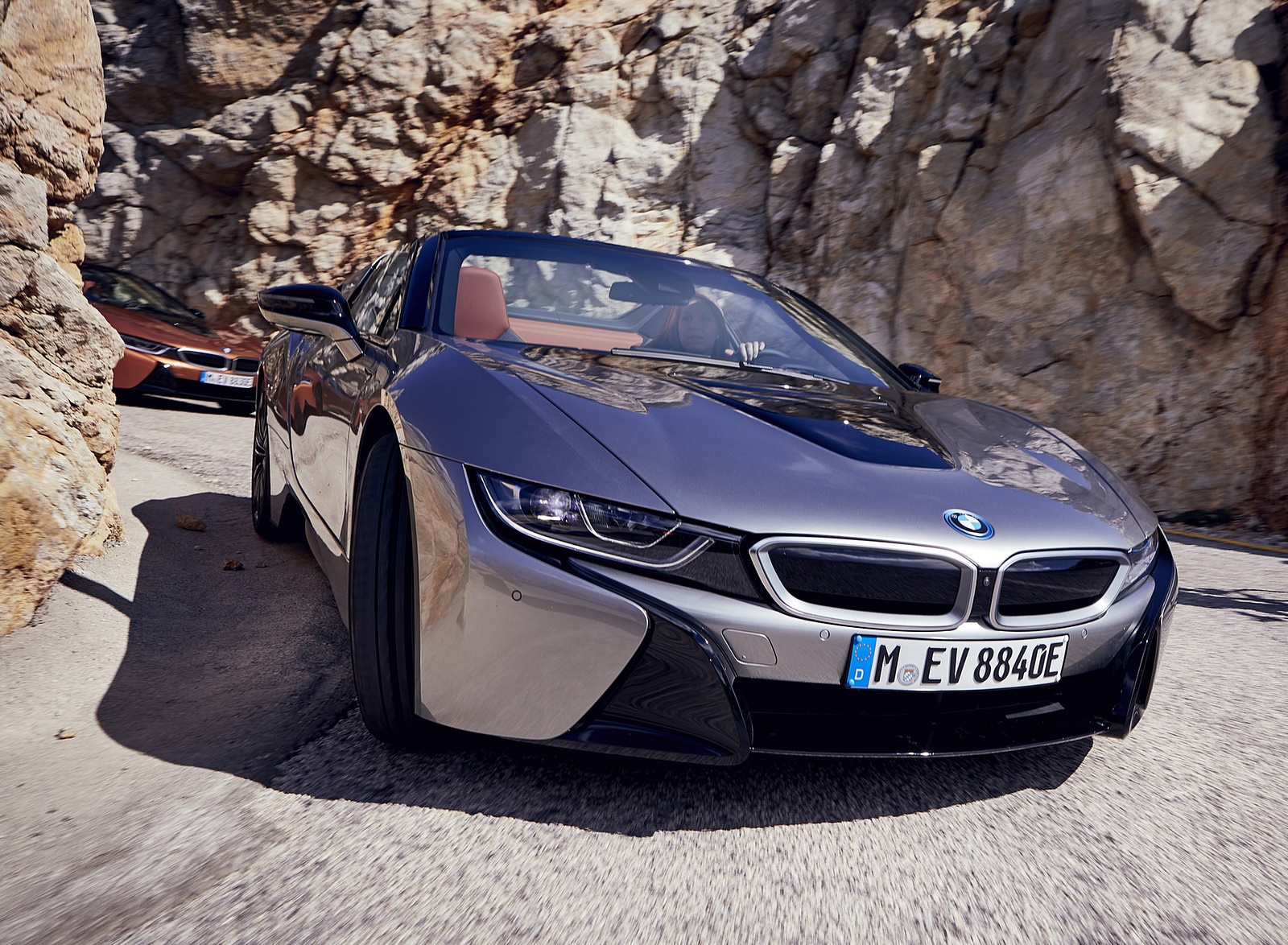 BMW i8 зеленая