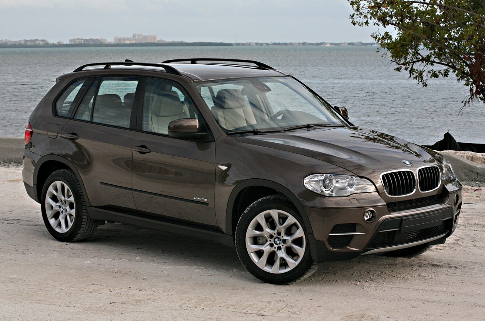 Мор х5. BMW x5 2011. BMW x5 xdrive35i. BMW x5m 2011. БМВ х5 2011 года.