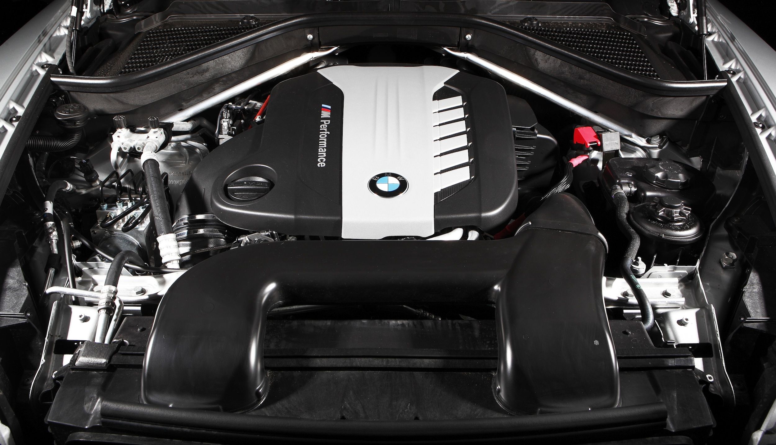 Бмв х5 е70 моторы. Двигатель BMW x6m. Мотор BMW x6 40d. БМВ х6 мотор 3.0. Двигатель БМВ x6 m.
