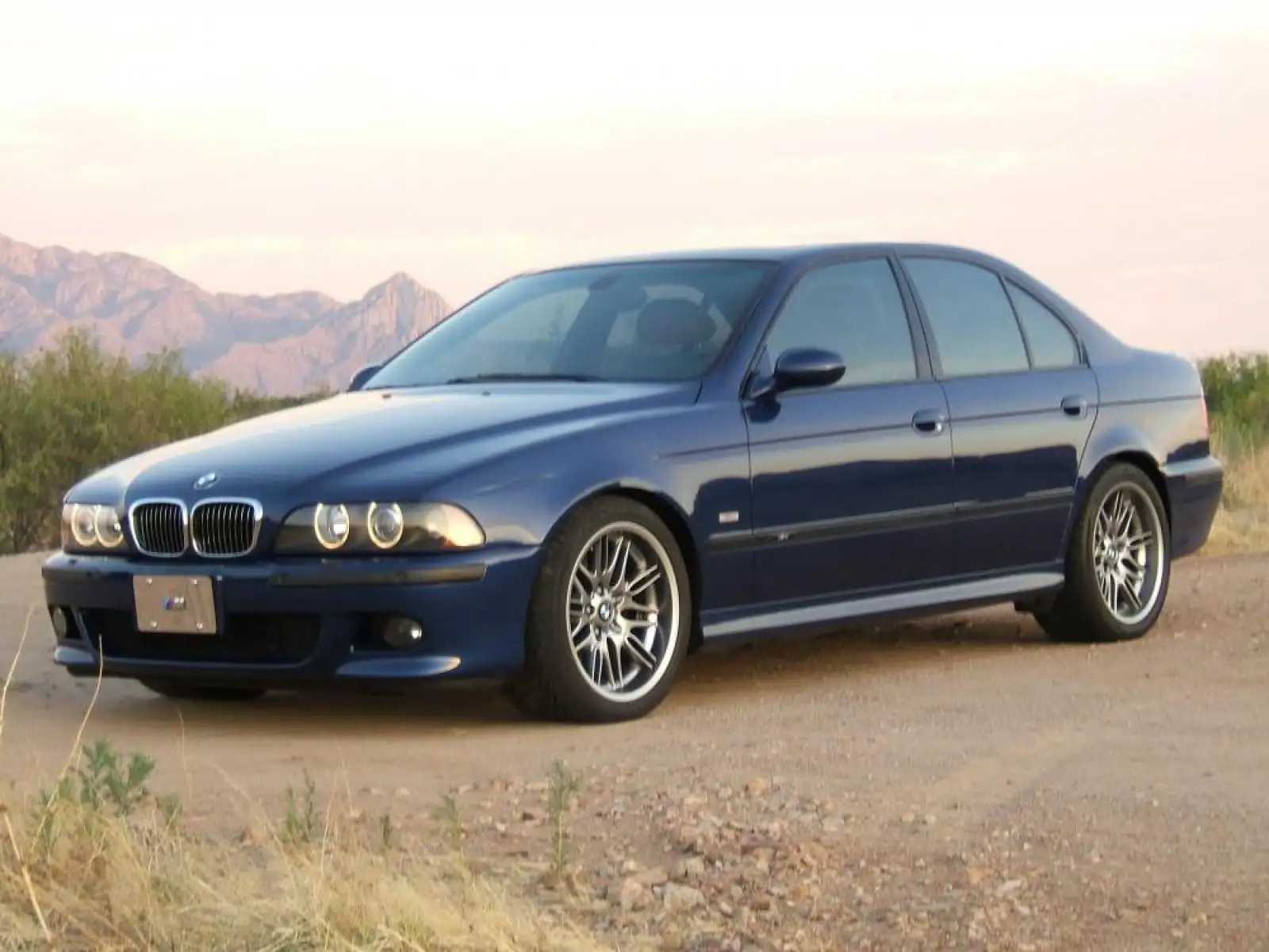 Бмв 95 года. BMW 5 2001 e39. BMW m5 e39 2001. ,Tvtdt m5 2001. БМВ е39 2001.