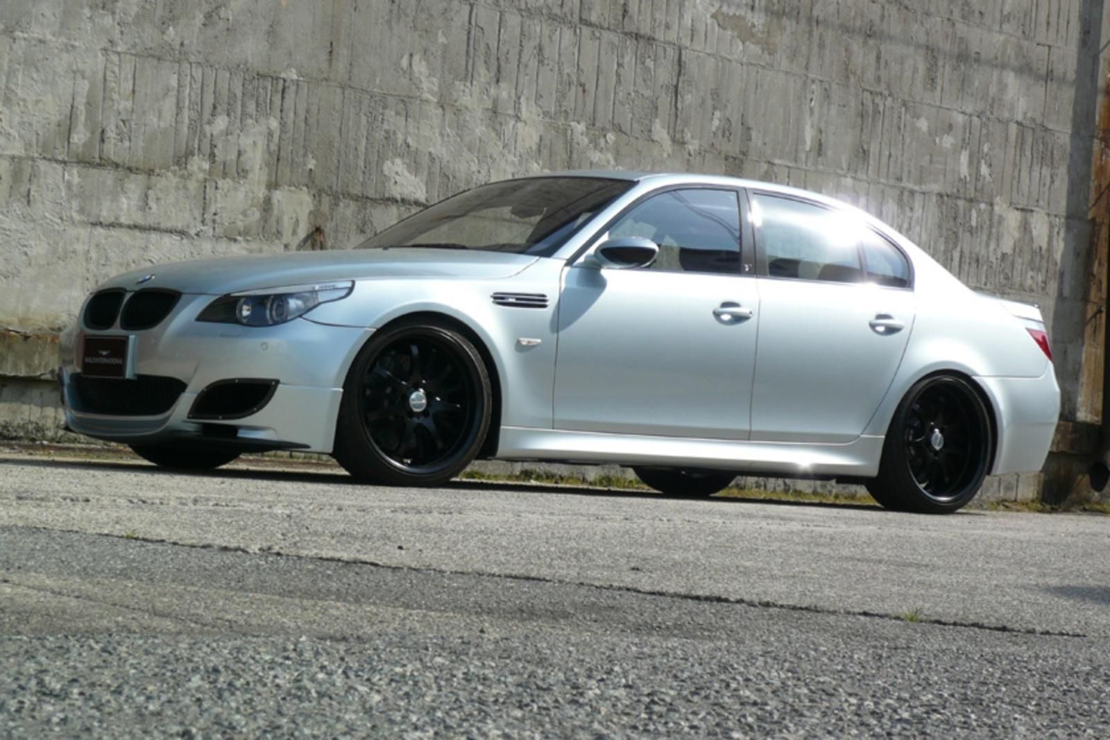 Е60 спорт. BMW e60 Silver. M5 e60. BMW e60 Wald. БМВ е60 серебристая.