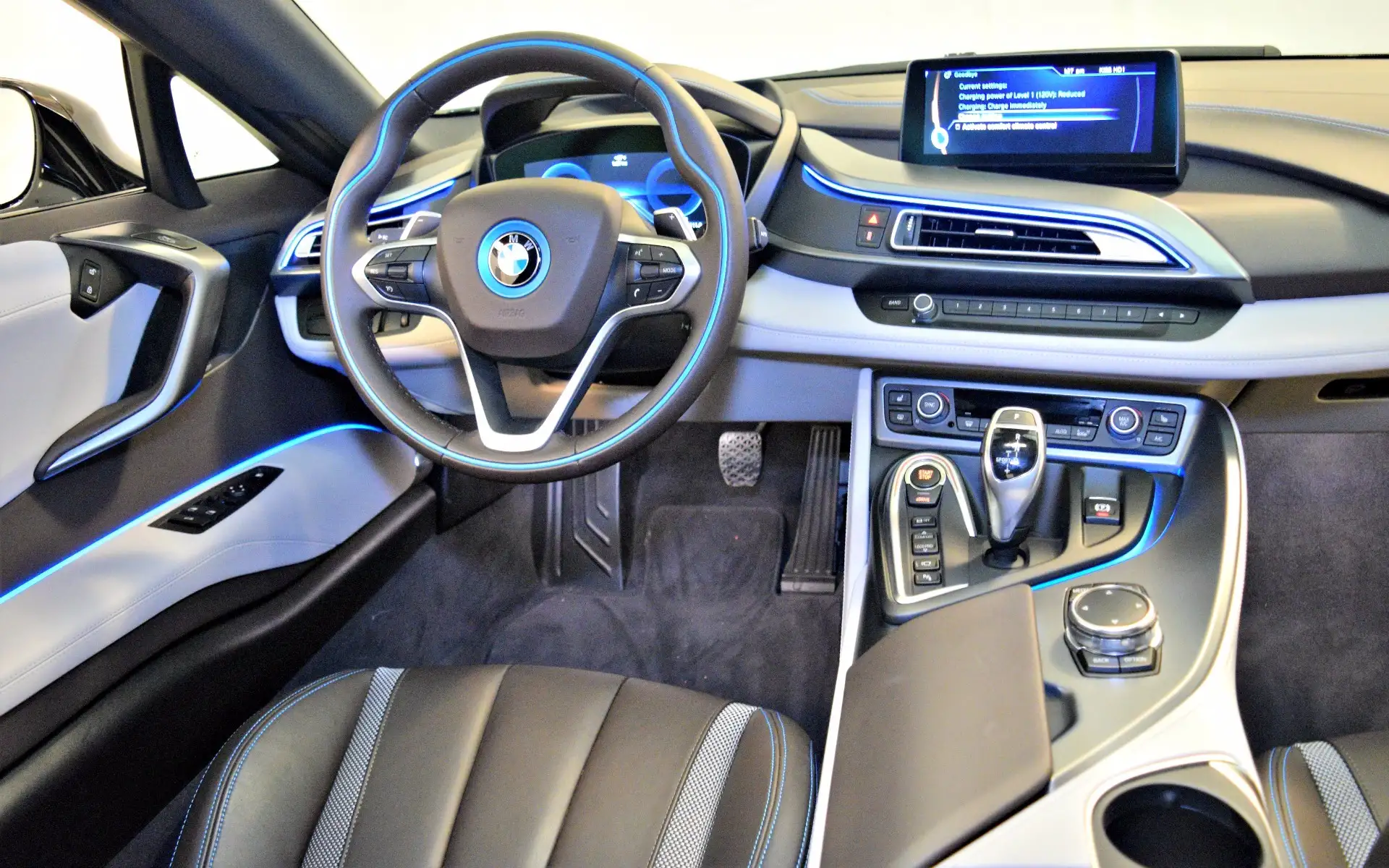 BMW i8 direksiyon